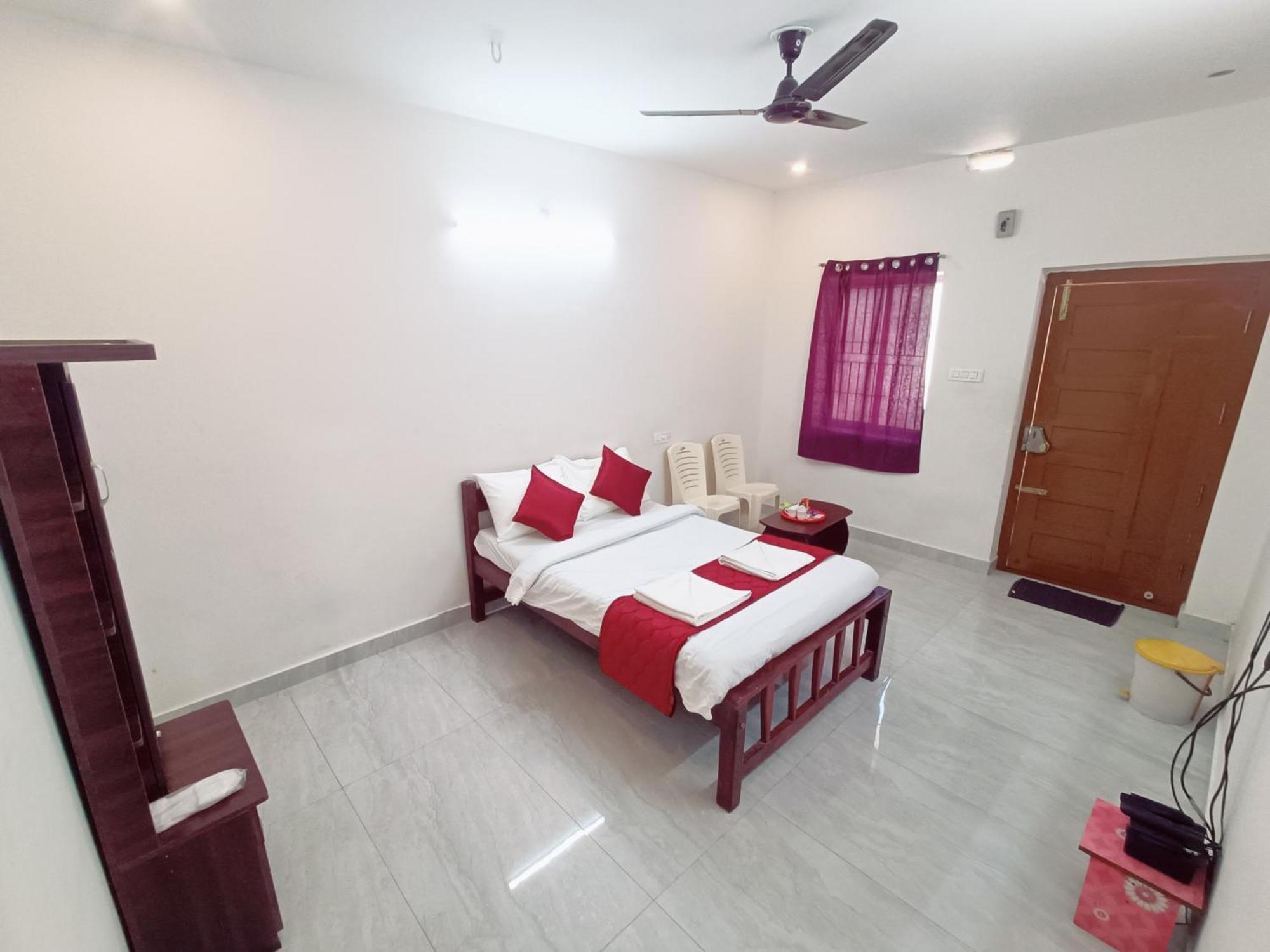 Hotel Cloud Residency Yercaud Esterno foto