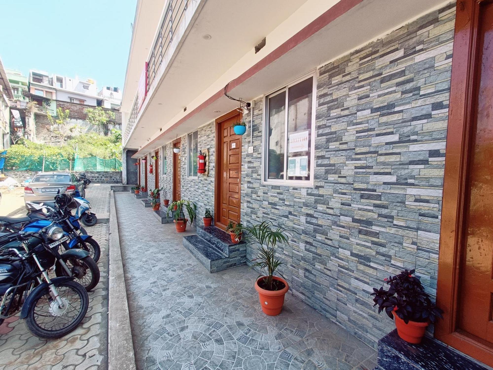 Hotel Cloud Residency Yercaud Esterno foto