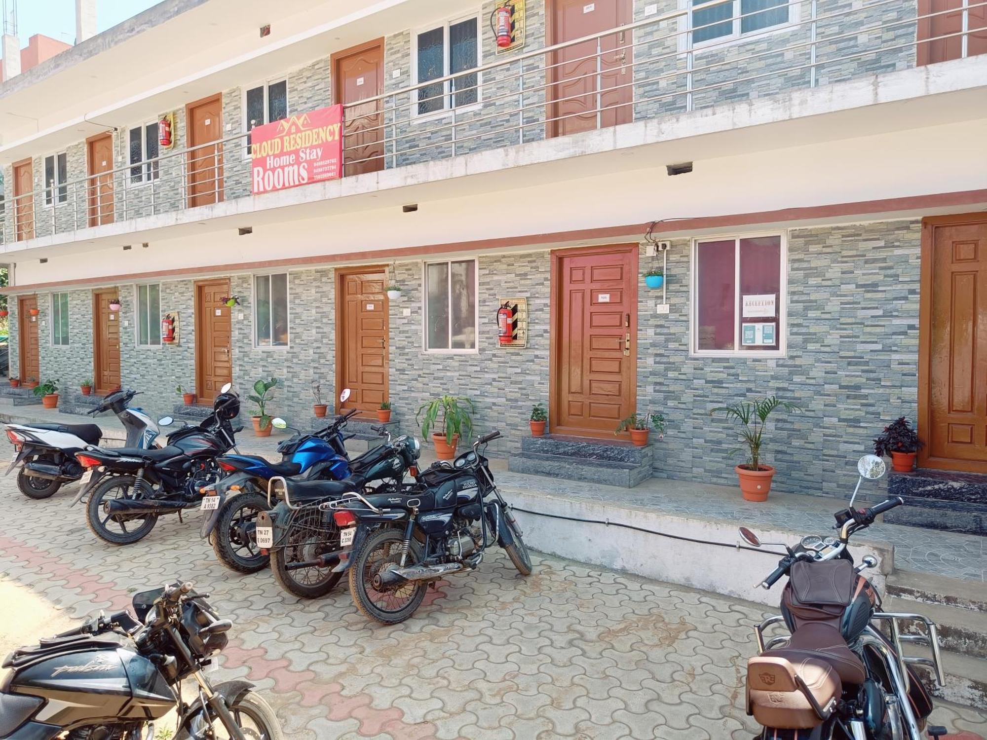 Hotel Cloud Residency Yercaud Esterno foto